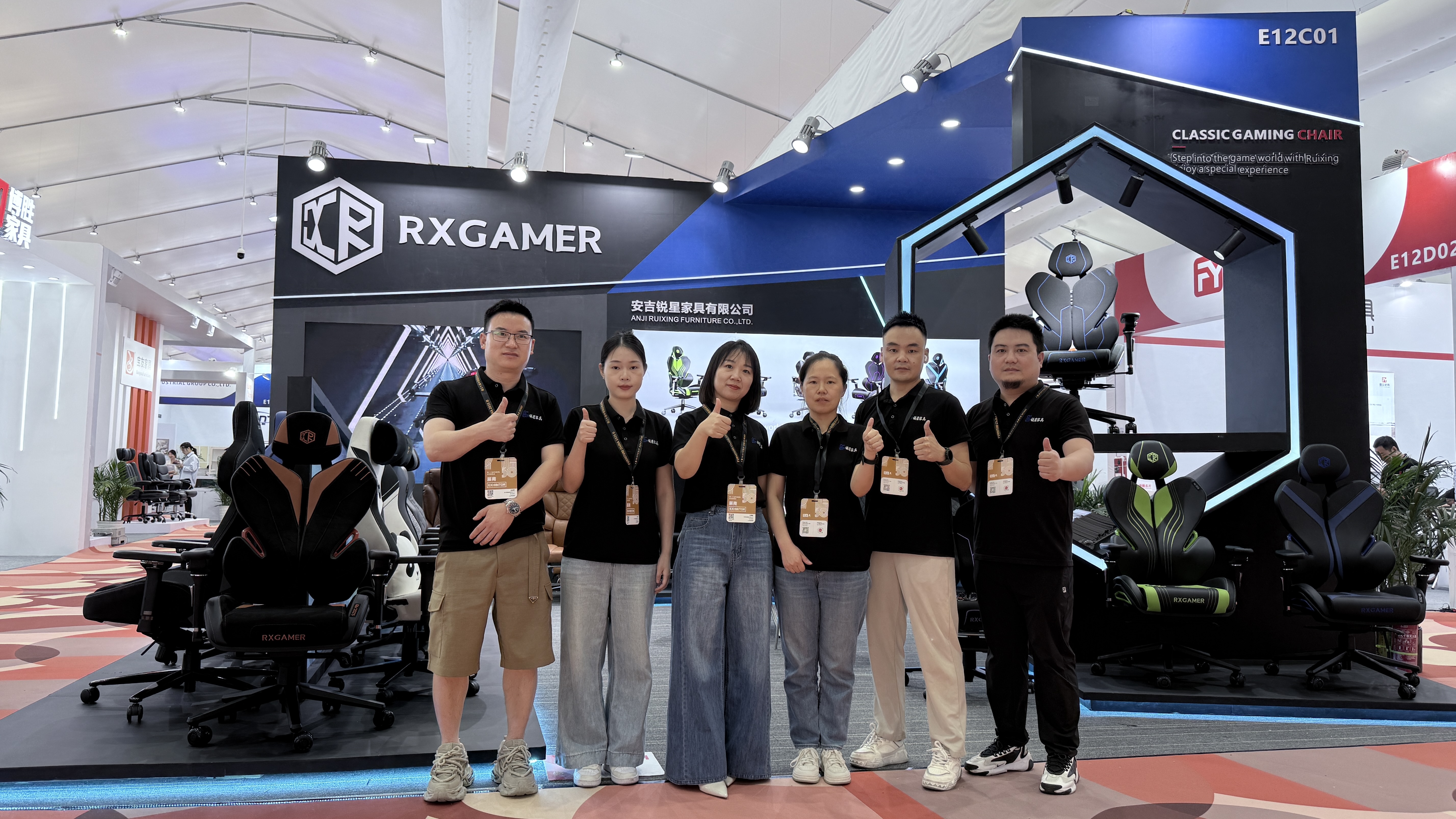 مبلمان Anji RuiXing با موفقیت در سی امین نمایشگاه بین المللی مبلمان چین به نمایش گذاشته شد.